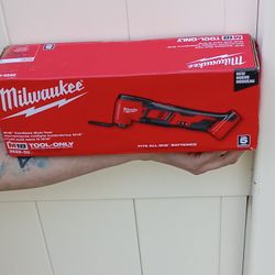 Milwaukee M18 Osilating Tool
