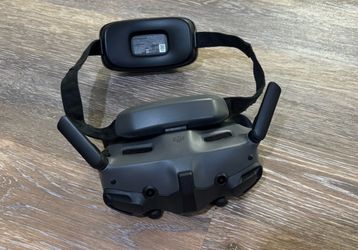 DJI goggles 3 mint condition like new