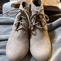 Women’s Wedge Heel Size 7