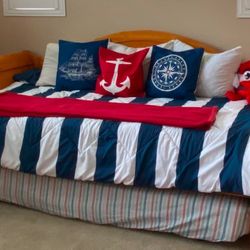 Twin SleighBed With Trundle