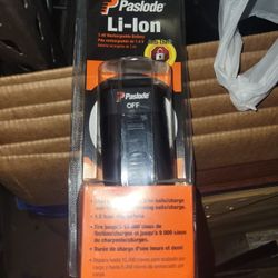 Paslode 902654 Lithium-Ion Rechargeable Battery. 