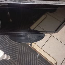 32inch Flat Screen Not Smart. With Remote 