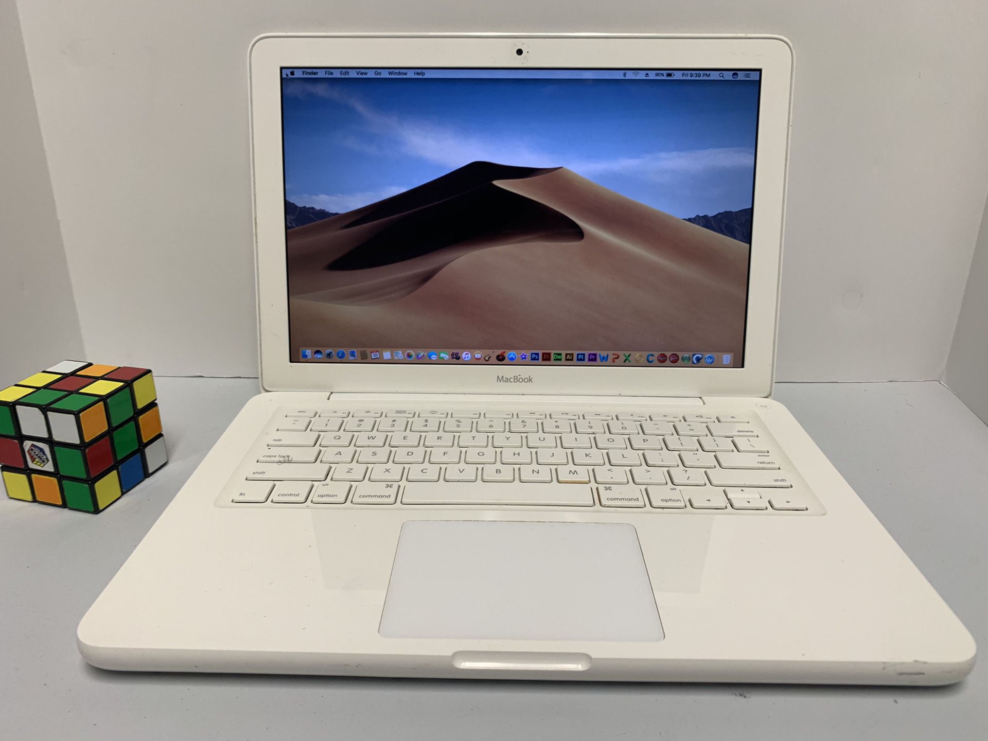 Fully Loaded Macbook Laptop (Adobe CS6, ms office , virtual DJ etc... )