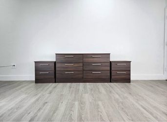 Dresser and 2 nightstands - Cómoda y 2 mesitas de noche