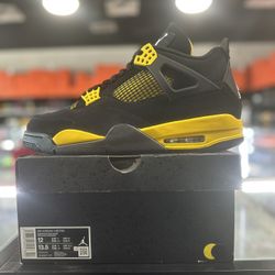 Jordan 4 Retro Thunder 2023 (Size 12)