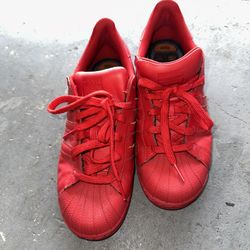 USED BOYS PHARELL WILLIAMS CLAIM TOE ADIDAS RED SIZE 6.5 