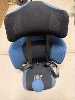 Wayb Pico travel car seat portable compact