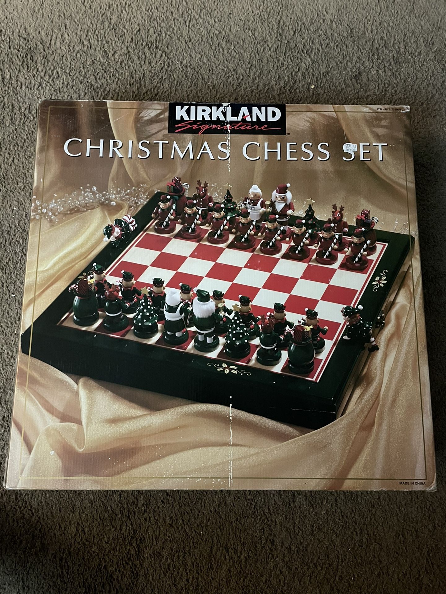 KIRKLAND Signature Wooden Christmas Chess Set Complete RARE Costco #77829