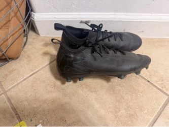 Kids cleats