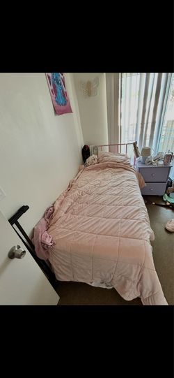 Twin bed frames NEED GONE 6/30