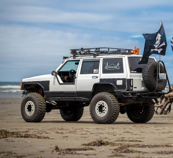 Jeep Xj Cherokee Half Doors For Sale In Issaquah Wa Offerup