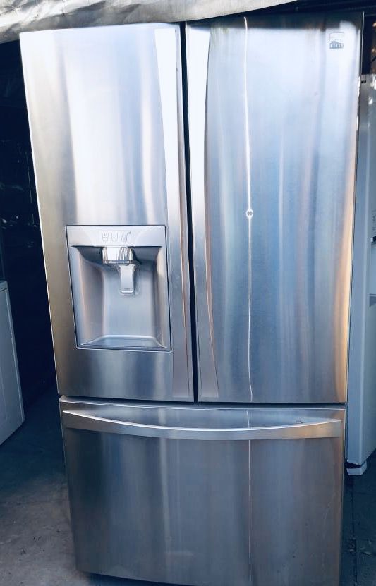 Kenmore refrigerator- $675 W/local delivery