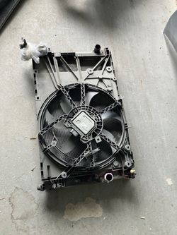 2022 Toyota Camry  complete radiator se OEM