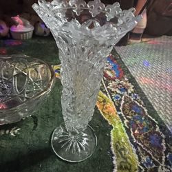 Exquisite Vintage Hofbauer Byrdes 24% Lead Crystal Bud Vase
