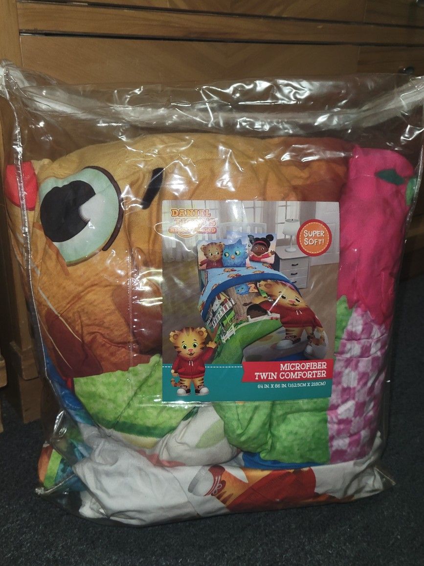 Boys Twin Size Comforter Set