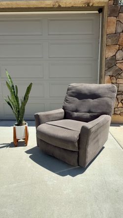 Beautiful reclining MCM modern chair, Delivery Available!