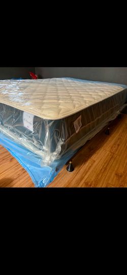 Cama  Full size , Nueva . Buen Precio