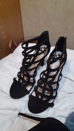 Fergylicious black heels New