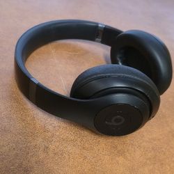 Beats Solo Wireless Headphones 