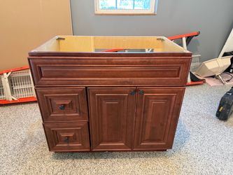 Bathroom vanity cabinet