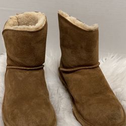 Bearpaw Women Sheepskin Boots Size 6