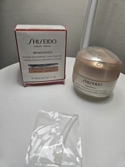 Benefiance Wrinkle Smoothing Cream
Anti-Aging Moisturizer for Normal to Combination Skin