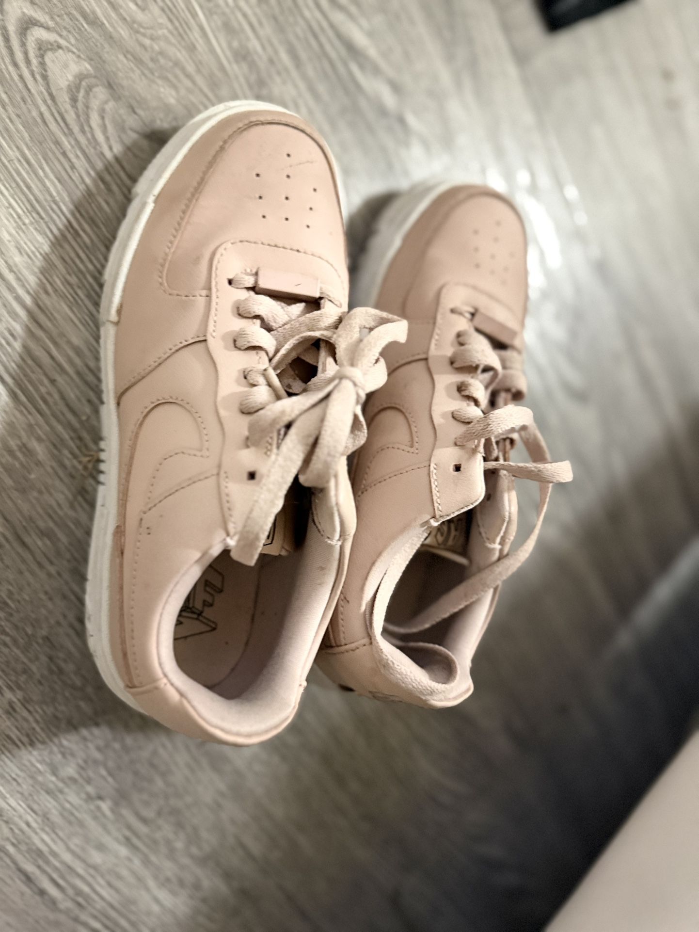 Women’s Nike Size 7