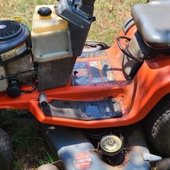 Scott's John Deer Riding Lawn Mower 