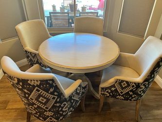 Kitchen table & 4 chairs
