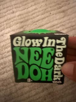 Glow in the dark Needoh