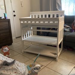 Free Changing table 