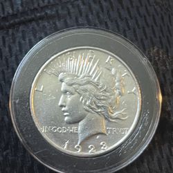 1923D silver liberty peace dollar in case great condition