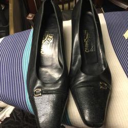 Ferragamo pumps small heel