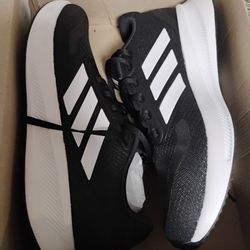 New! Men's Adidas Sneakers Size 9