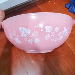 Vintage Pyrex Mixing Bowl