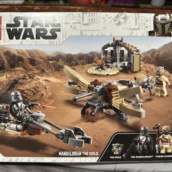 LEGO Star Wars: The Mandalorian Trouble on Tatooine 75299 Building Toy for Kids (277 Pieces)