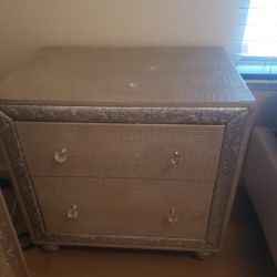 Queen Bedroom Set