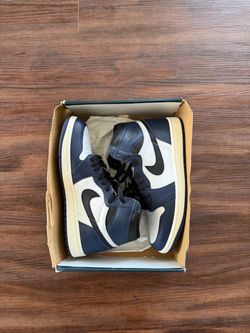 Air Jordan 1 Midnight Navy