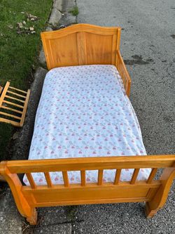 FREE - TODDLER BED