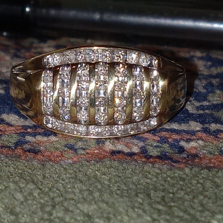 10K YELLOW GOLD DIAMOND RING SIZE 15 (VS1) G -H Color