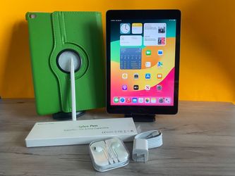 Apple iPad 6th Gen 32GB Wi-Fi + Complete Bundle – $125