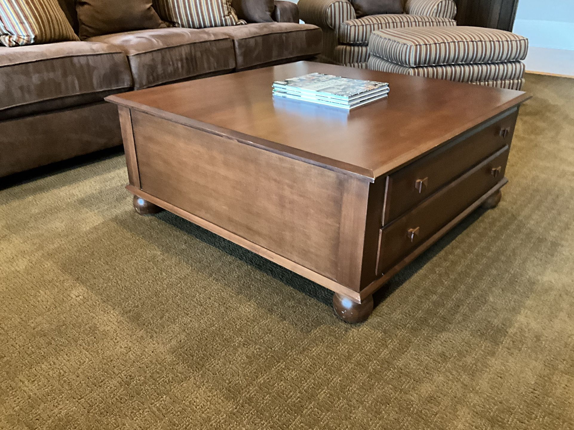 Ethan Allen American Dimensions Coffee Table And Side Table 