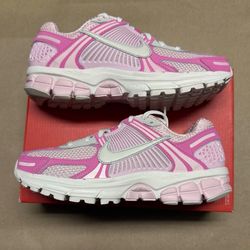 Nike Air Zoom Vomero 5 Hyper Pink size 6 Women’s running shoes NEW!