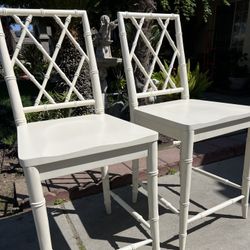 Brand New. Counter 🪑. Retails Over $450