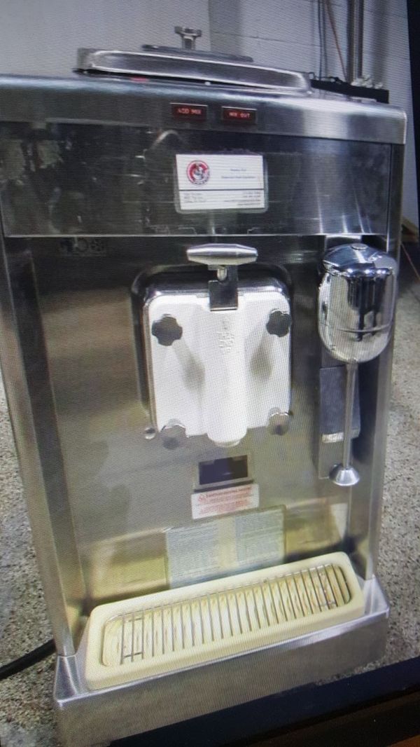 TAYLOR 49033 20QT MARGARITA SHAKE ICE CREAM MACHINE for Sale in Dallas