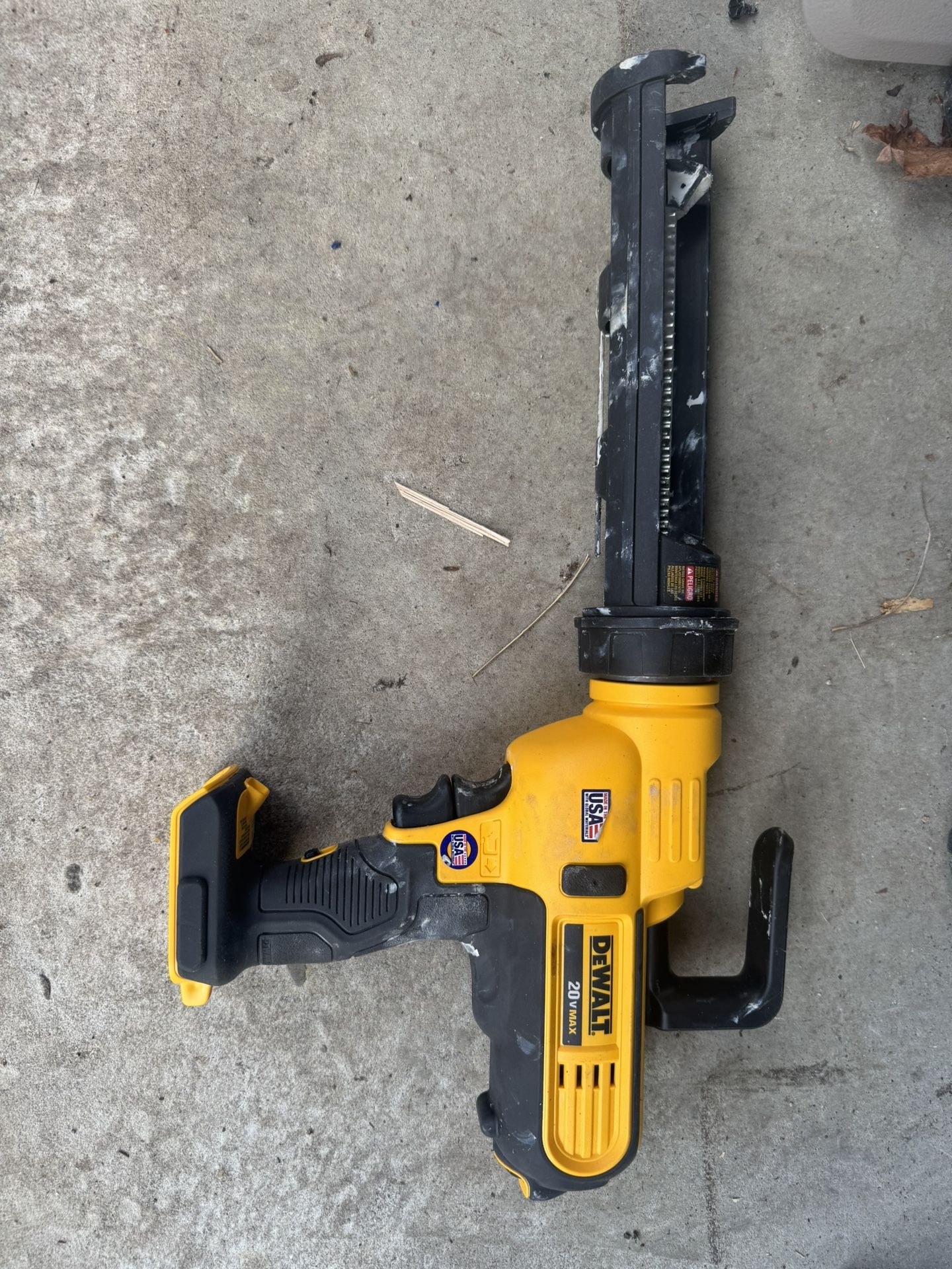 Dewalt Caulk Gun