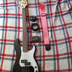 Bass Guitar -Squier Mini - Fender