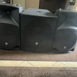 Mackie thump speakers and sub-woofer set