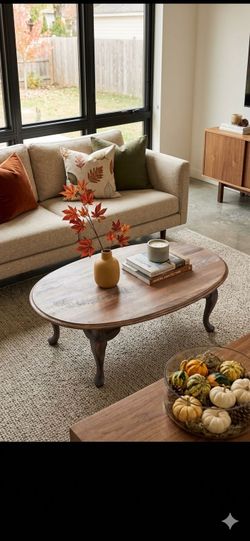 Oval Wood Coffee Table with Cabriole Legs