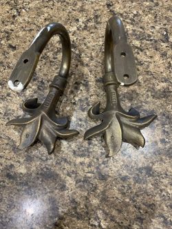 Curtain hooks
